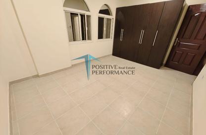 Apartment - 3 Bedrooms - 3 Bathrooms for rent in Bin Dirham 2 - Al Mansoura - Doha Apartment - 3 Bedrooms - 3 Bathrooms for rent in Bin Dirham 2 - Al Mansoura - Doha