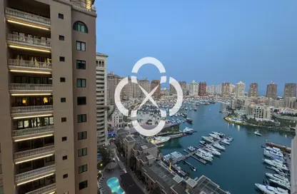 شقة - 2 غرف نوم - 3 حمامات للايجار في طريق بورتو الشرقي - بورتو أرابيا - جزيرة اللؤلؤة - الدوحة