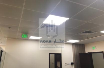 مساحات مكتبية - استوديو - 4 حمامات للايجار في شارع الجزيره - فريج بن محمود الشمالي - فريج بن محمود - الدوحة