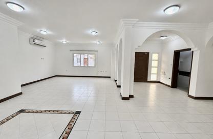 Villa - 3 Bedrooms - 4 Bathrooms for rent in Al Nasr Street - Al Nasr - Doha