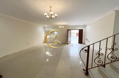 مجمع سكني - 4 غرف نوم - 3 حمامات للايجار في شارع المطار القديم - طريق المطار القديم - الدوحة مجمع سكني - 4 غرف نوم - 3 حمامات للايجار في شارع المطار القديم - طريق المطار القديم - الدوحة