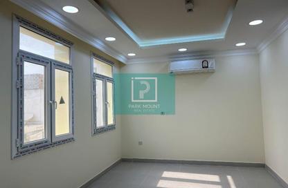 Apartment - 2 - 2 for rent in Umm Ghuwalina - Umm Ghuwailina - Doha