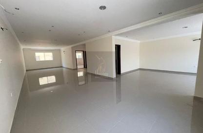 Apartment - 4 Bedrooms - 4 Bathrooms for rent in Al Luqta - Al Luqta - Doha