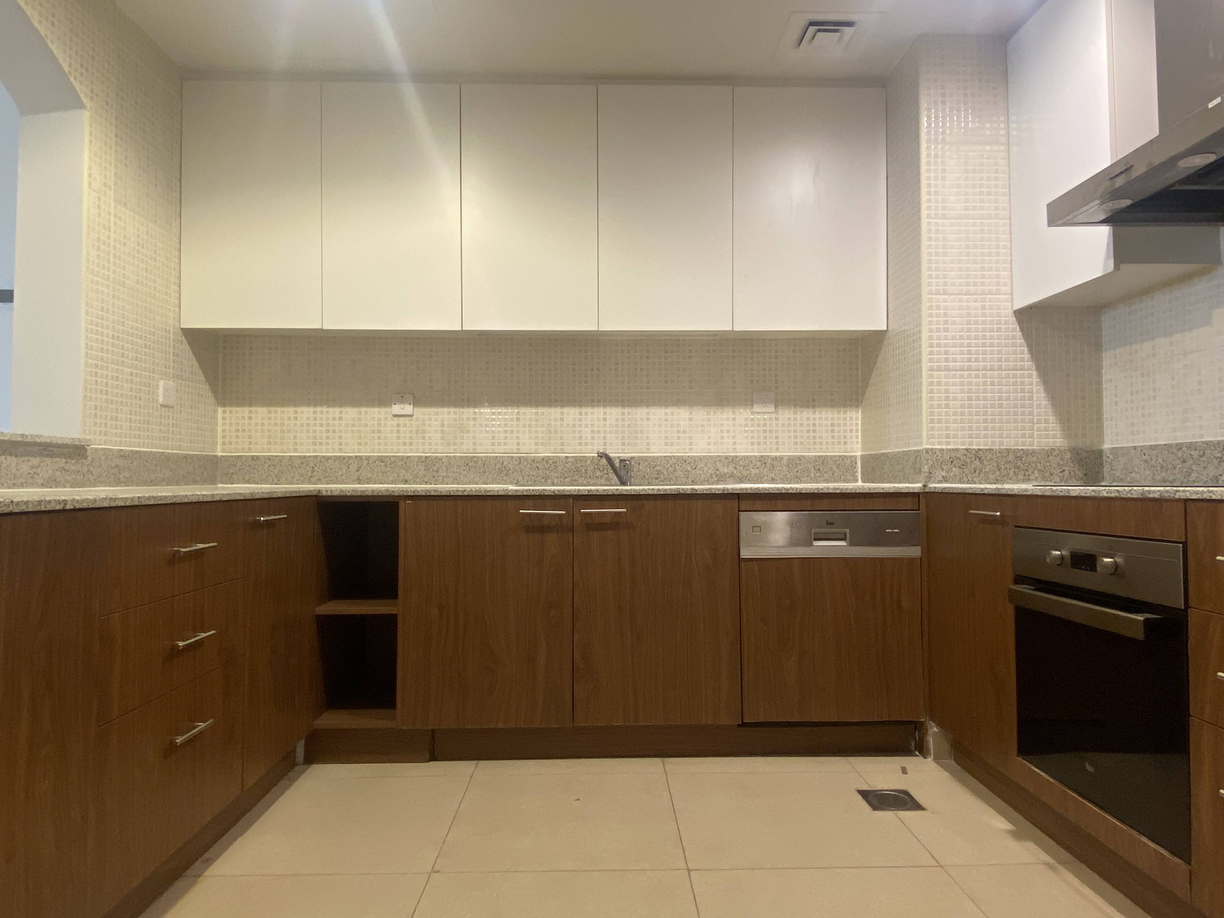 SEMI-FURNISHED 1 + OFFICE | HIGH FLOOR | thumbnail 4