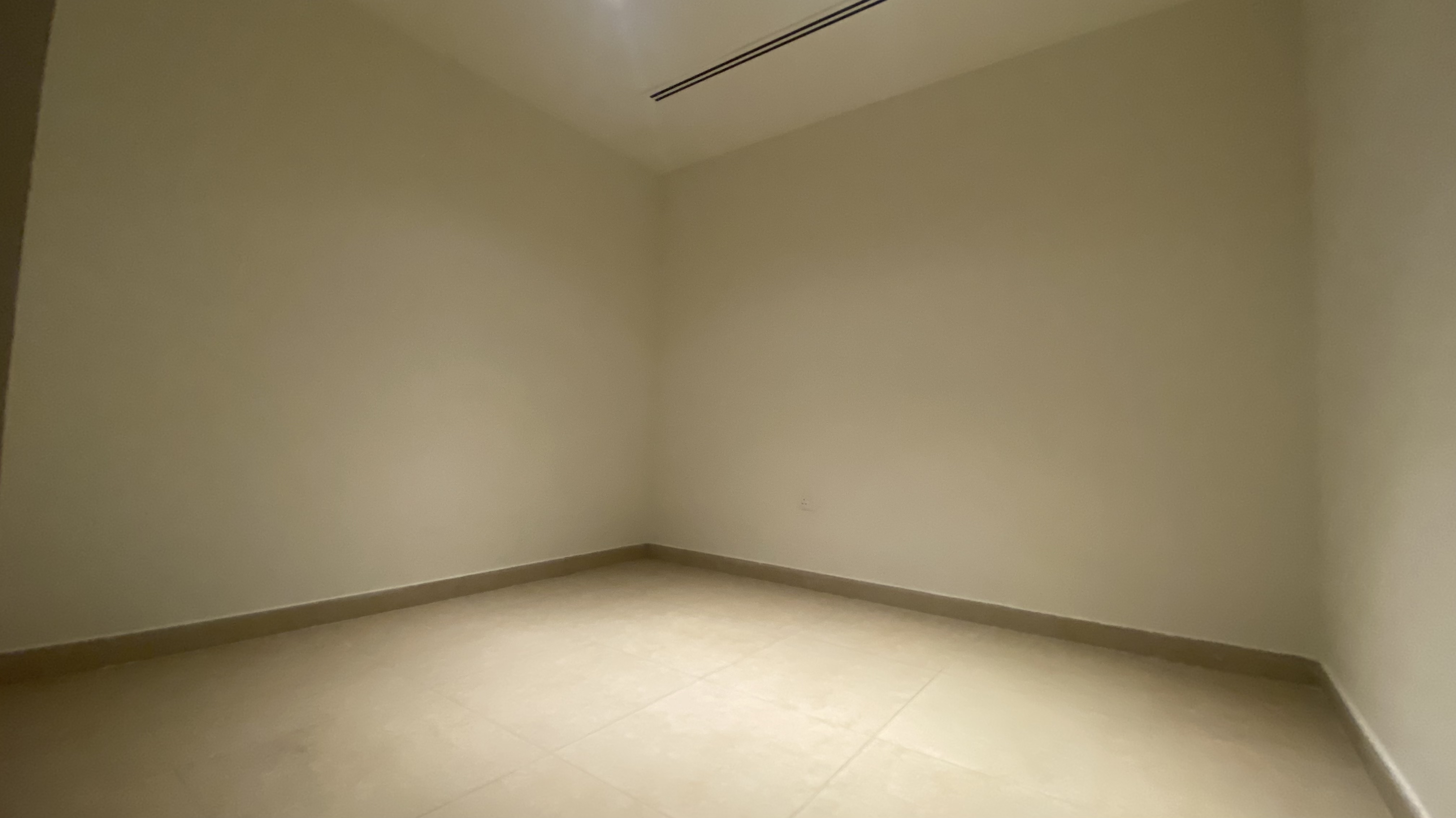 SEMI-FURNISHED 1 + OFFICE | HIGH FLOOR | thumbnail 5