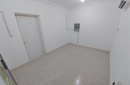 Apartment - Studio - 1 Bathroom for rent in Salwa Road - Al Aziziyah - Doha