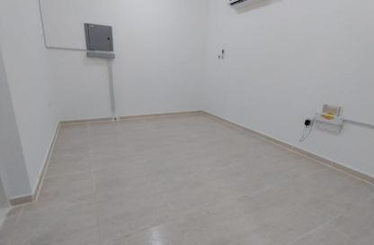 Apartment - Studio - 1 Bathroom for rent in Salwa Road - Al Aziziyah - Doha