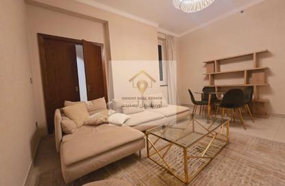 Apartment - 1 Bedroom - 2 Bathrooms for sale in Viva West - Viva Bahriyah - The Pearl Island - Doha