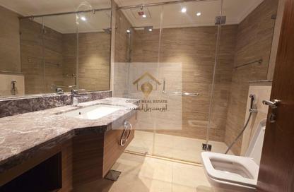 Apartment - 1 Bedroom - 2 Bathrooms for sale in Viva West - Viva Bahriyah - The Pearl Island - Doha