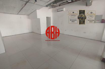 Office Space - Studio - 3 Bathrooms for rent in West Bay Tower - West Bay - West Bay - Doha