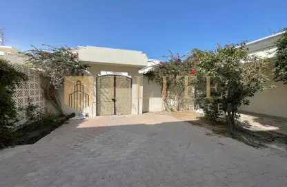 Villa - 3 Bedrooms - 4 Bathrooms for rent in Salata Villas - Salata - Doha