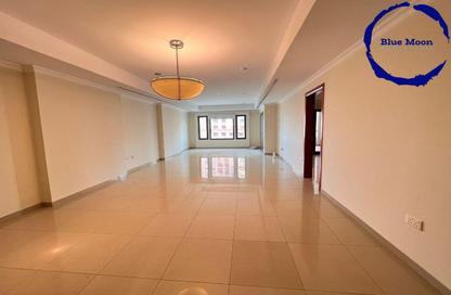 Apartment - 2 Bedrooms - 3 Bathrooms for rent in West Porto Drive - Porto Arabia - The Pearl Island - Doha