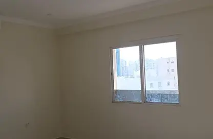 Apartment - 2 Bedrooms - 2 Bathrooms for rent in Doha Al Jadeed - Doha