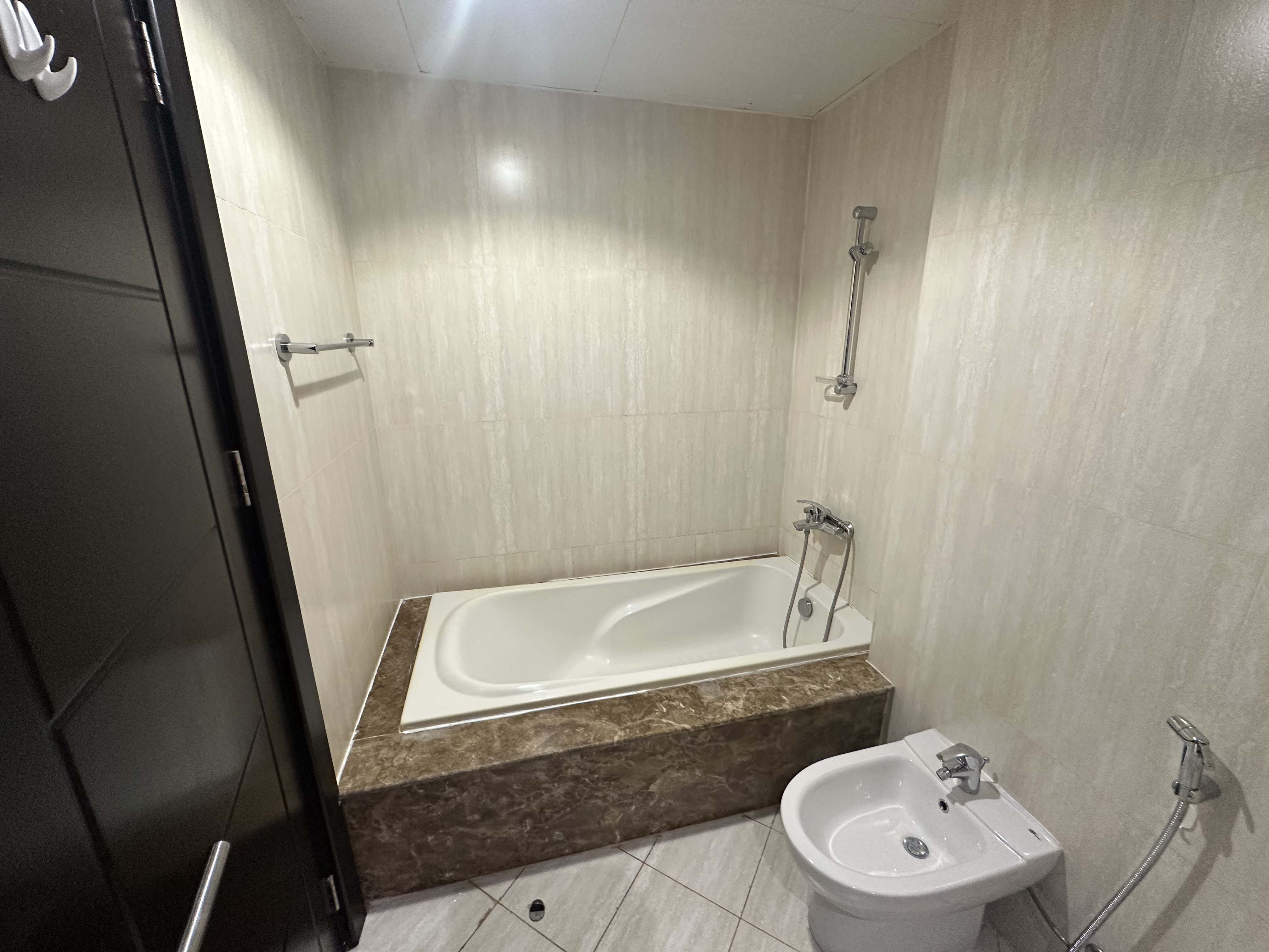 Large And Spacious 2 Bedroom Fully Marina View thumbnail 11