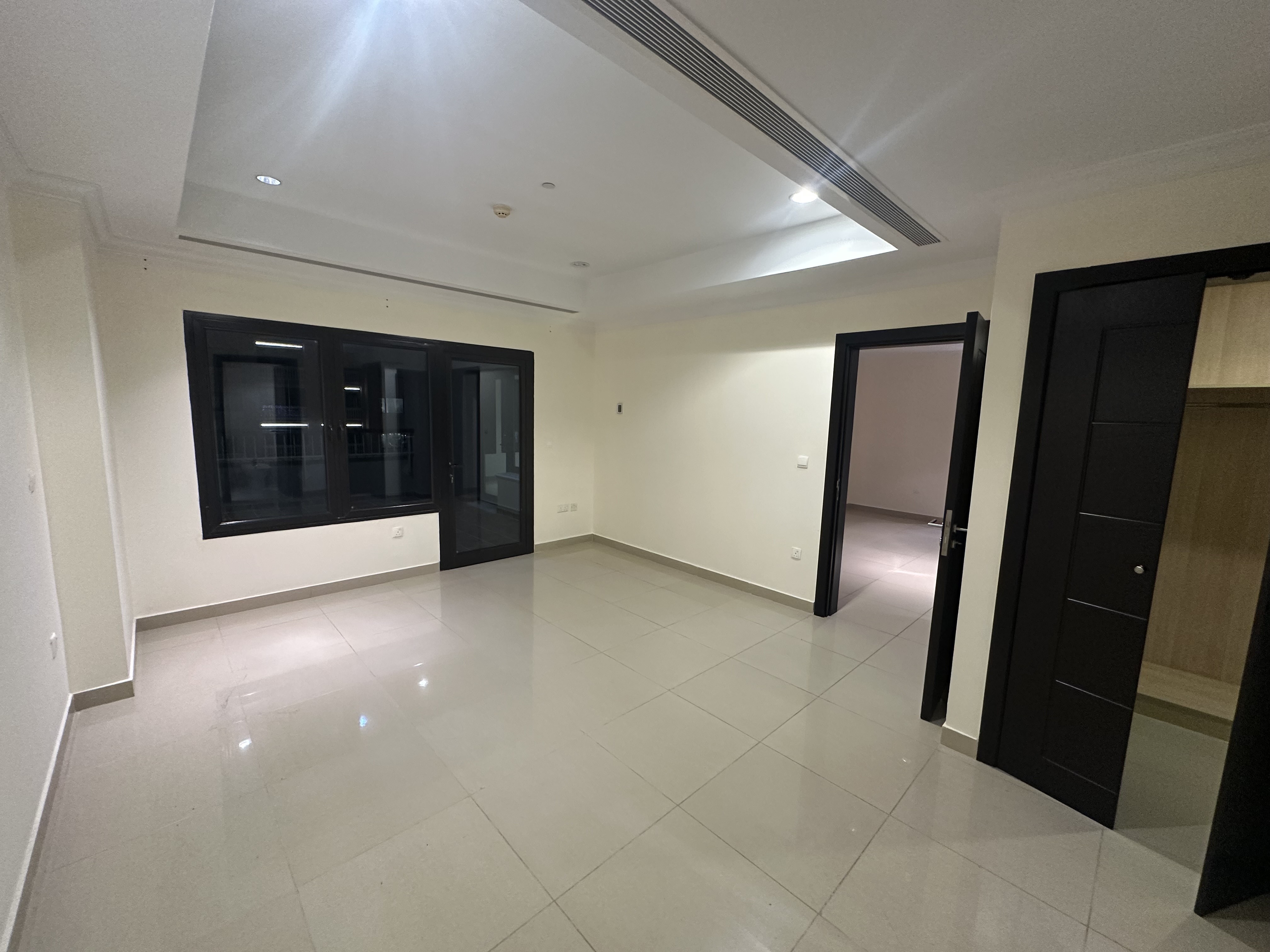 Large And Spacious 2 Bedroom Fully Marina View thumbnail 7