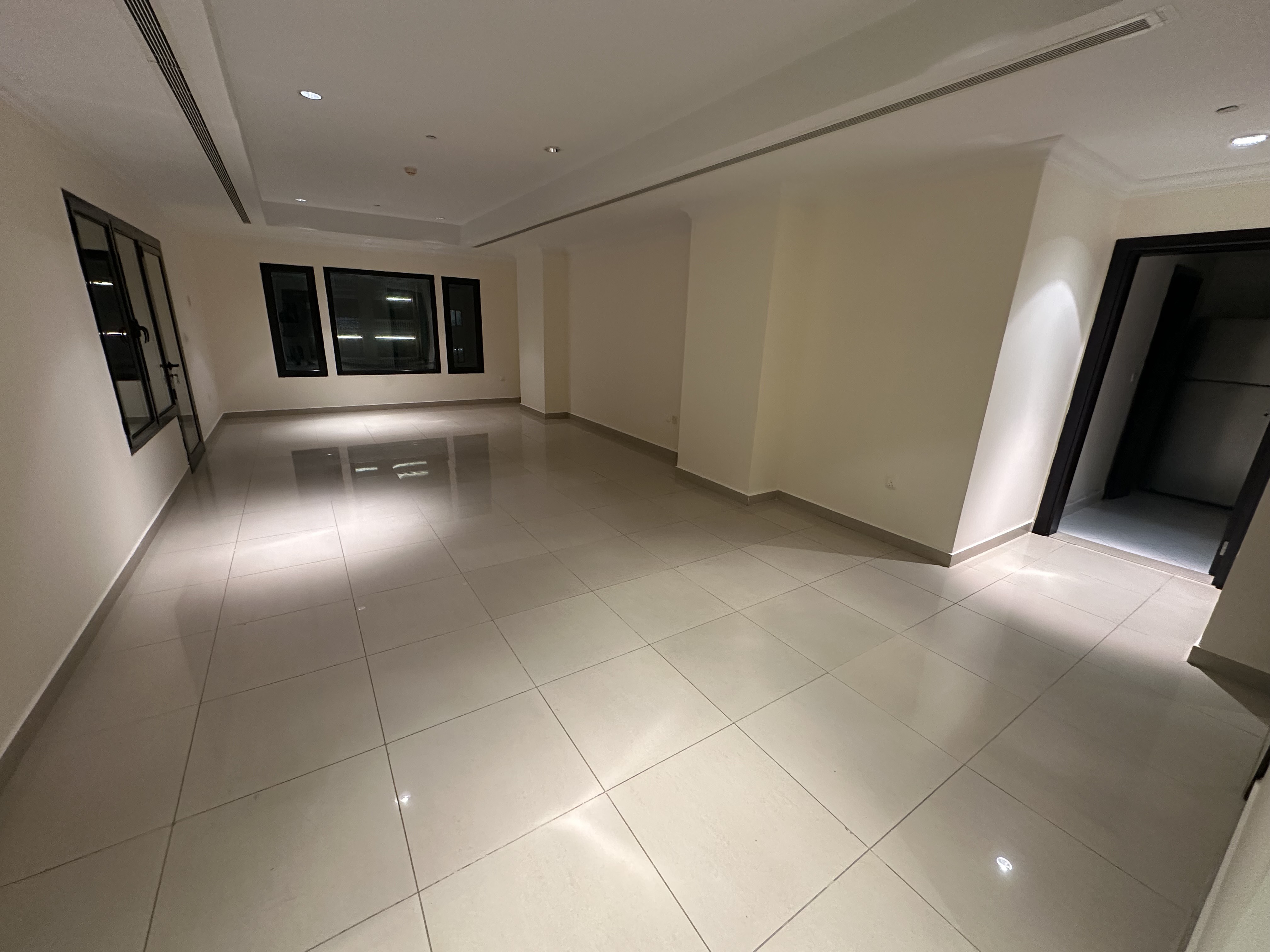 Large And Spacious 2 Bedroom Fully Marina View thumbnail 2