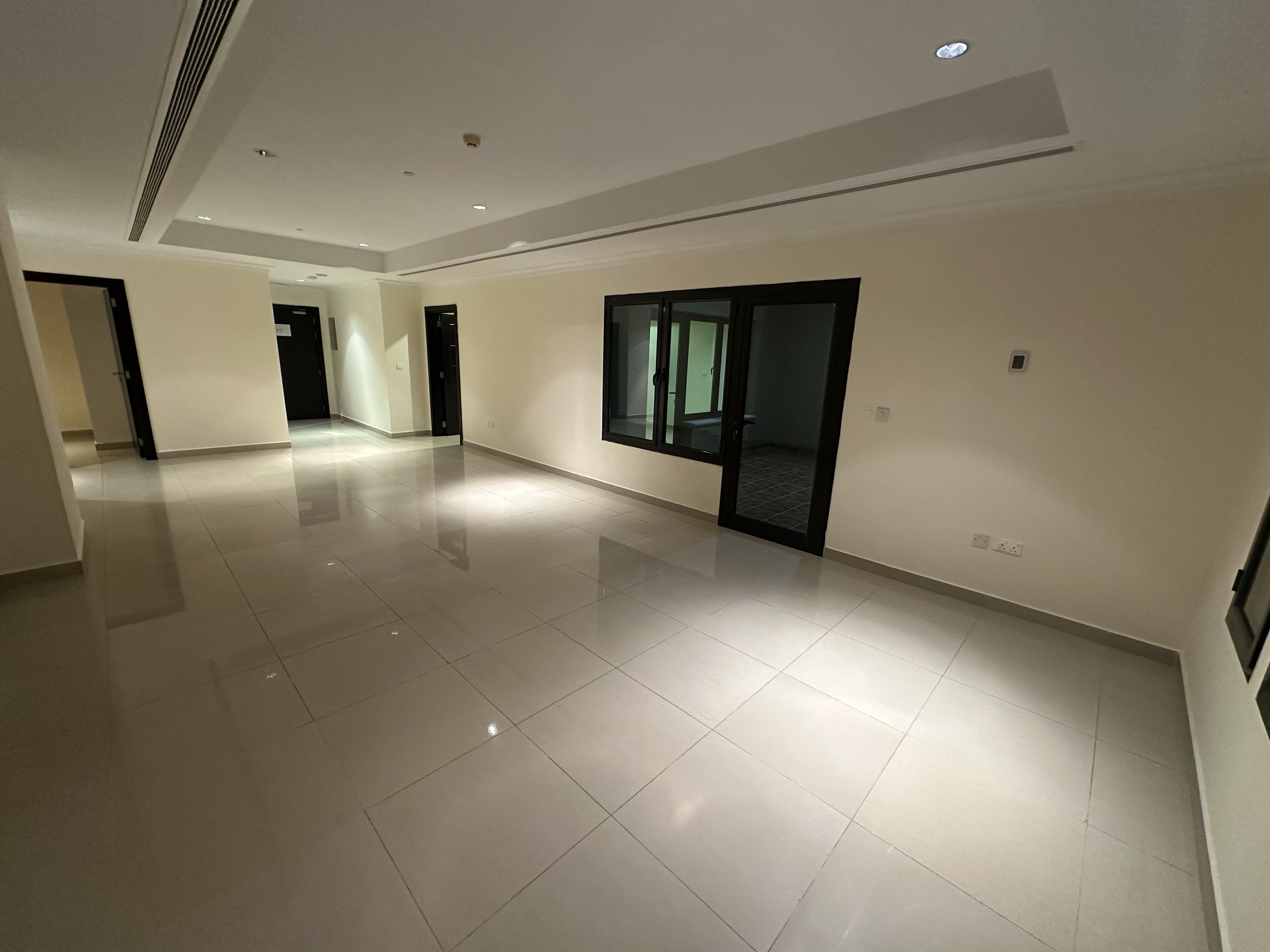 Large And Spacious 2 Bedroom Fully Marina View thumbnail 3
