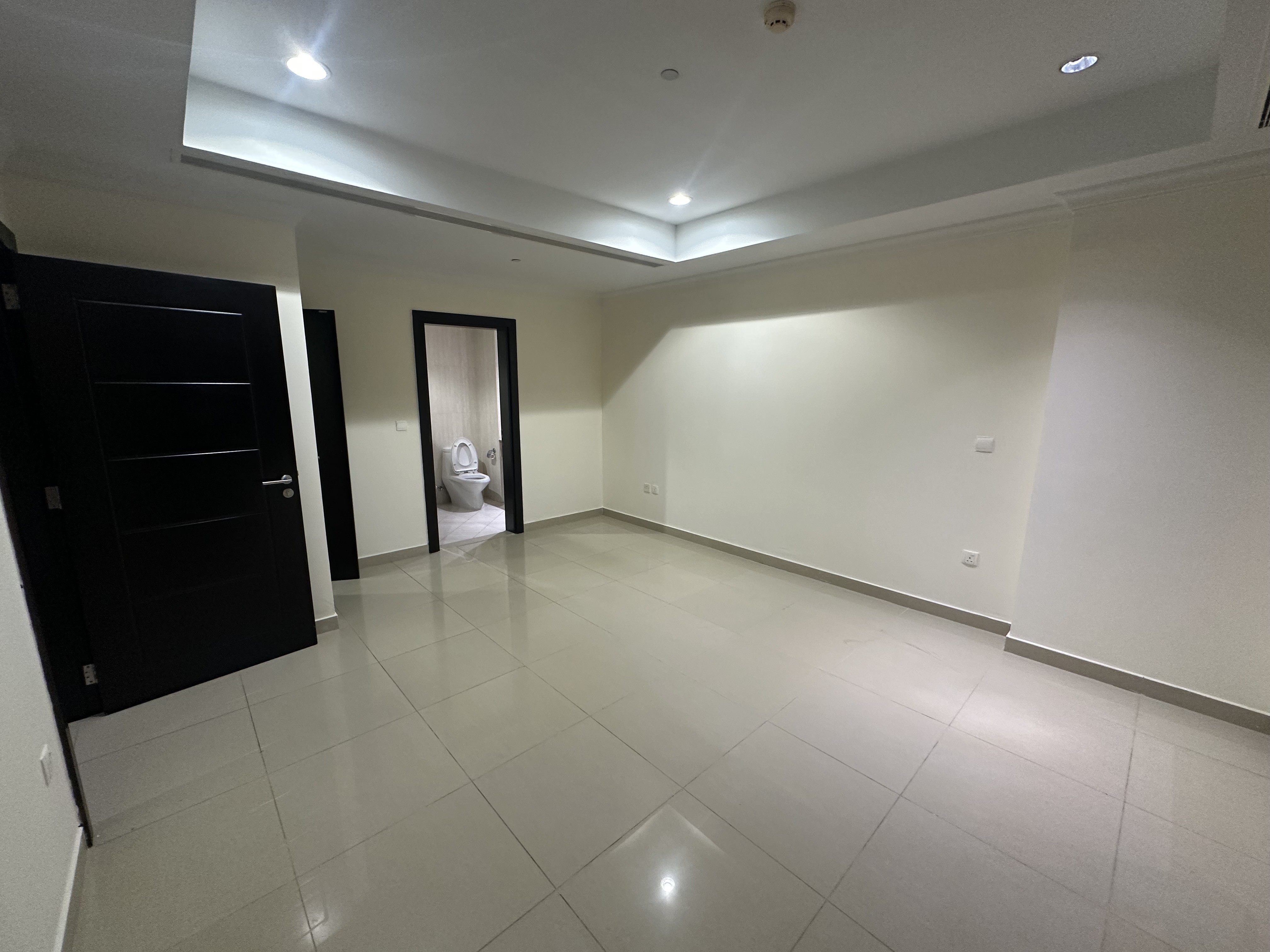 Large And Spacious 2 Bedroom Fully Marina View thumbnail 10