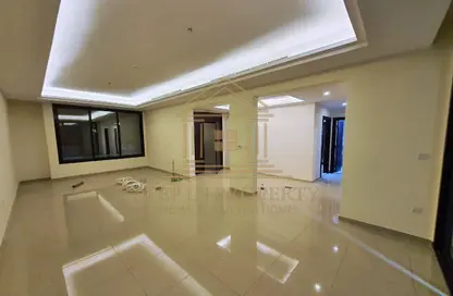 Villa - 4 Bedrooms - 5 Bathrooms for rent in Old Airport Road - Old Airport Road - Doha