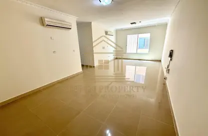 Apartment - 3 Bedrooms - 3 Bathrooms for rent in Al Sadd Tourist Apartments - Al Sadd - Doha