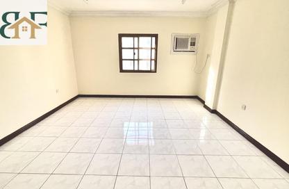 Apartment - 2 Bedrooms - 2 Bathrooms for rent in Al Mansoura - Al Mansoura - Doha