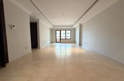 Apartment - 2 Bedrooms - 2 Bathrooms for rent in East Porto Drive - Porto Arabia - The Pearl Island - Doha
