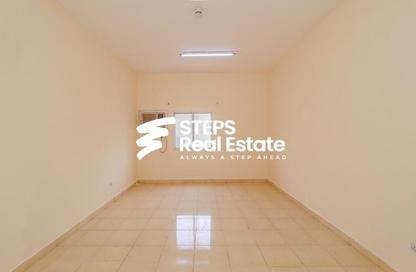 Labor Camp - Studio - 7+ Bathrooms for rent in Industrial Area 4 - Industrial Area - Industrial Area - Doha
