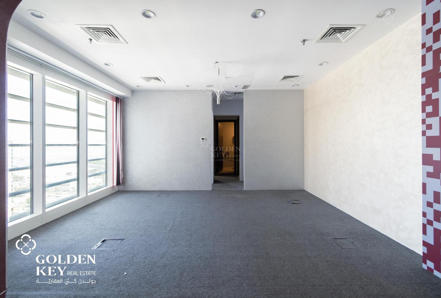 Business Tower | Expansive Floor Plan