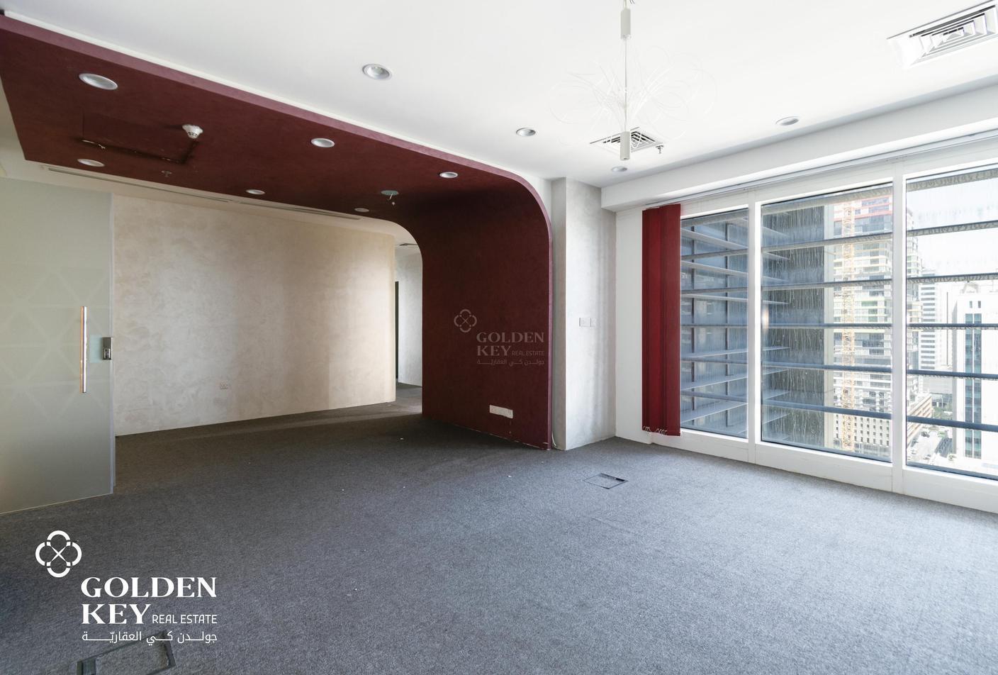 Business Tower | Expansive Floor Plan