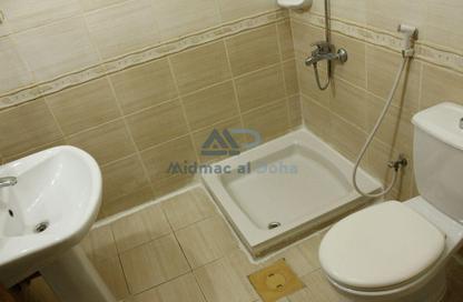 Apartment - 2 Bedrooms - 2 Bathrooms for rent in Al Aziziyah - Al Aziziyah - Doha
