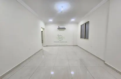 Apartment - 2 Bedrooms - 2 Bathrooms for rent in Umm Ghwailina Comm - Umm Ghuwalina - Umm Ghuwailina - Doha