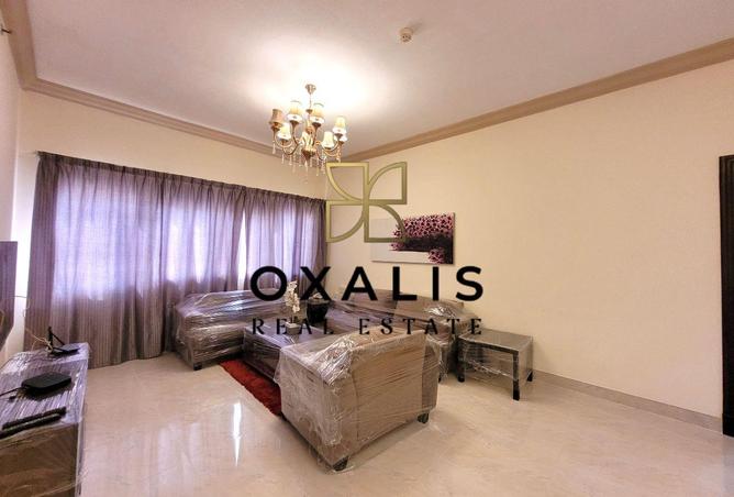 1002808 - Property Image 2