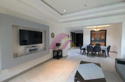 Apartment - 1 Bedroom - 2 Bathrooms for rent in East Porto Drive - Porto Arabia - The Pearl Island - Doha
