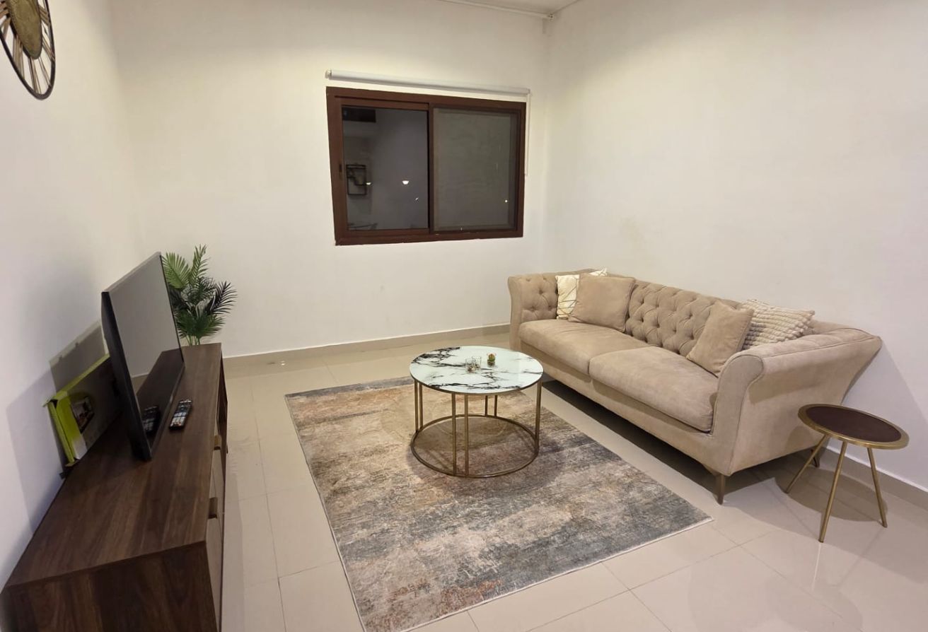 COZY 1 BHK FULLY FURNISHED BEST PRICE IN FOX HILLS thumbnail 5