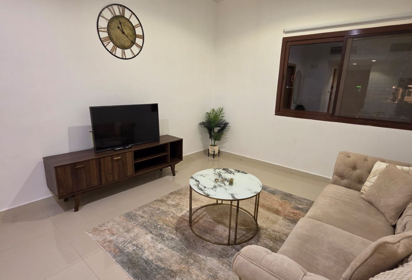 COZY 1 BHK FULLY FURNISHED BEST PRICE IN FOX HILLS thumbnail 7