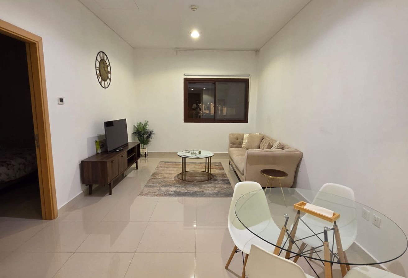 COZY 1 BHK FULLY FURNISHED BEST PRICE IN FOX HILLS thumbnail 6