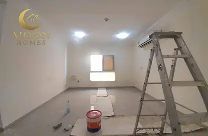 Apartment - 2 Bedrooms - 2 Bathrooms for rent in Al Mansoura - Al Mansoura - Doha