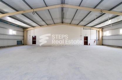 Warehouse - Studio - 6 Bathrooms for sale in East Industrial Street - Birkat Al Awamer - Al Wakra