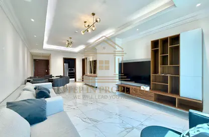 Apartment - 3 Bedrooms - 5 Bathrooms for rent in Floresta Gardens - Floresta Gardens - The Pearl Island - Doha
