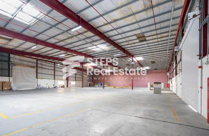 Warehouse - Studio for rent in Ras Abu Aboud - Doha
