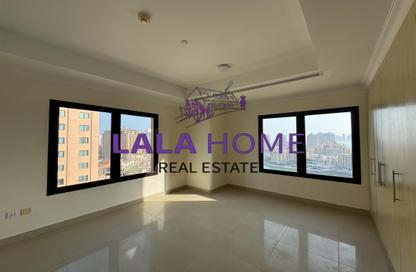 Apartment - 2 Bedrooms - 3 Bathrooms for rent in East Porto Drive - Porto Arabia - The Pearl Island - Doha