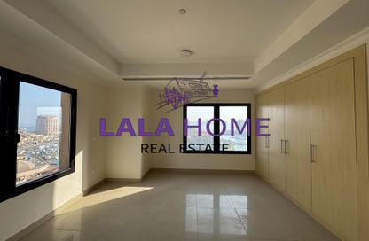 Apartment - 2 Bedrooms - 3 Bathrooms for rent in East Porto Drive - Porto Arabia - The Pearl Island - Doha