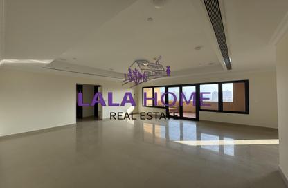 Apartment - 2 Bedrooms - 3 Bathrooms for rent in East Porto Drive - Porto Arabia - The Pearl Island - Doha