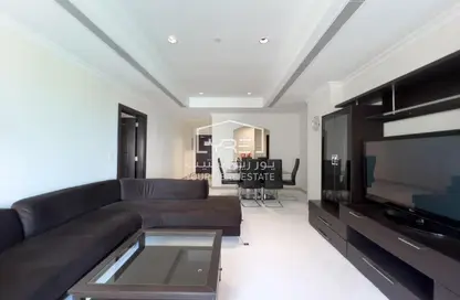 Apartment - 1 Bedroom - 2 Bathrooms for rent in East Porto Drive - Porto Arabia - The Pearl Island - Doha