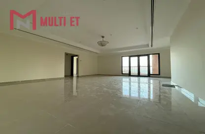 Apartment - 2 Bedrooms - 3 Bathrooms for rent in West Porto Drive - Porto Arabia - The Pearl Island - Doha
