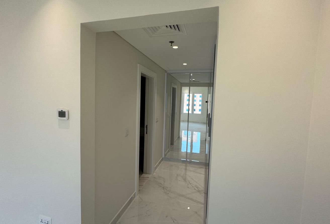 Fully Renovated 2BHK | Porto Arabia | For Sale thumbnail 8