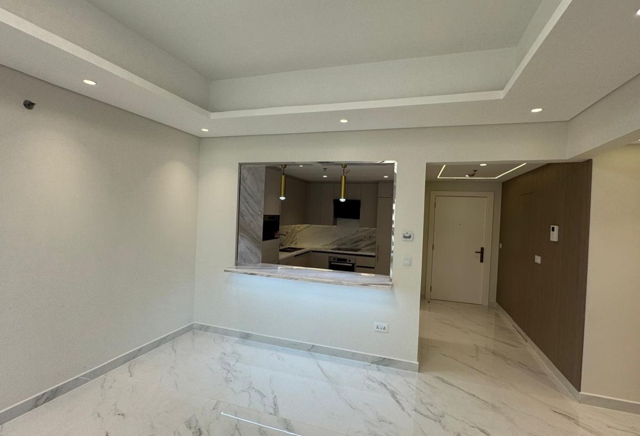 Fully Renovated 2BHK | Porto Arabia | For Sale thumbnail 4