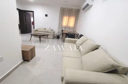 Apartment - 2 Bedrooms - 2 Bathrooms for rent in Bin Omran 35 - Fereej Bin Omran - Doha