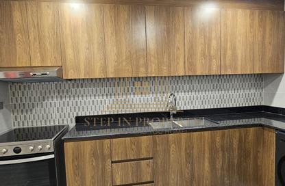 Apartment - 2 Bedrooms - 2 Bathrooms for rent in Al Khair Tower - Corniche Road - Corniche Road - Doha