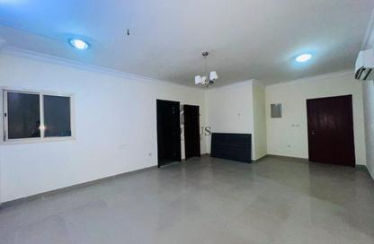 Apartment - 1 Bedroom - 2 Bathrooms for rent in Al Aman Street - Umm Ghuwailina - Doha